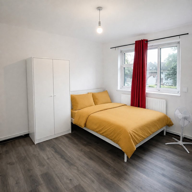 Bright Double Room near Central London