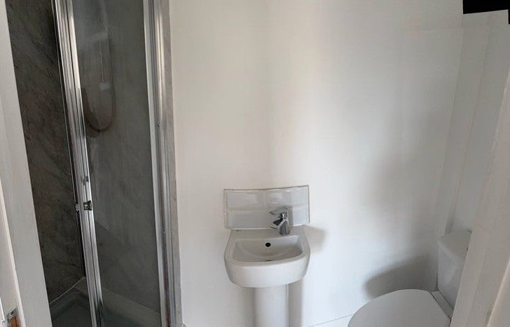 Furnished Studio Near Stradford