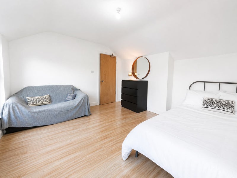 Massive Room in Central London / Elizabeth Line