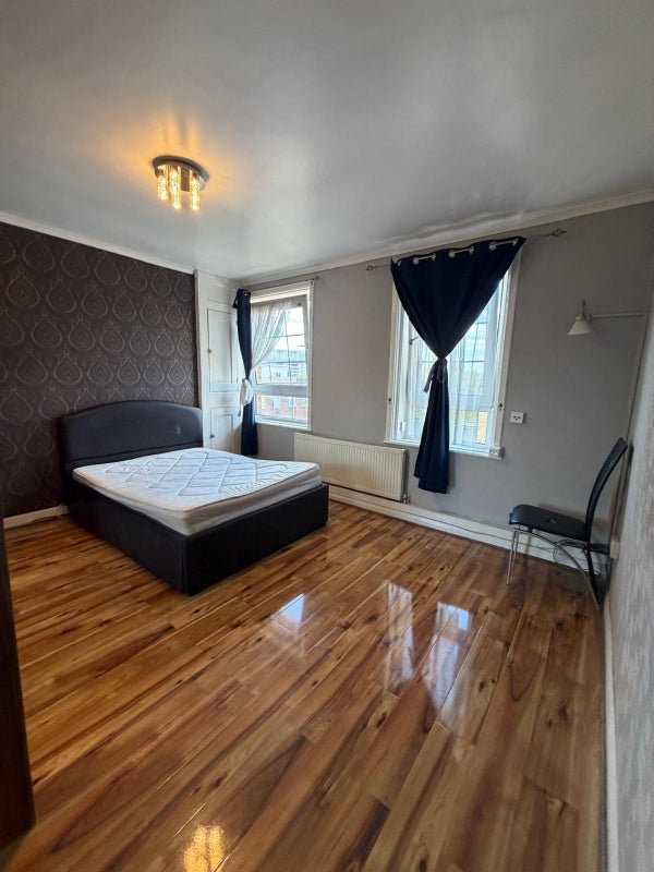 Bright Spacious Rooms Available Near Canary Wharf