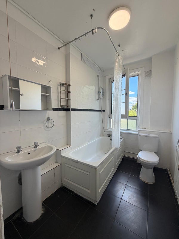 Bright Spacious Rooms Available Near Canary Wharf