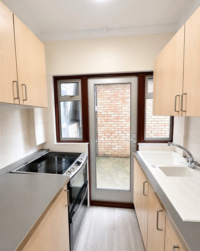 Big Room in Victorian House - Balham