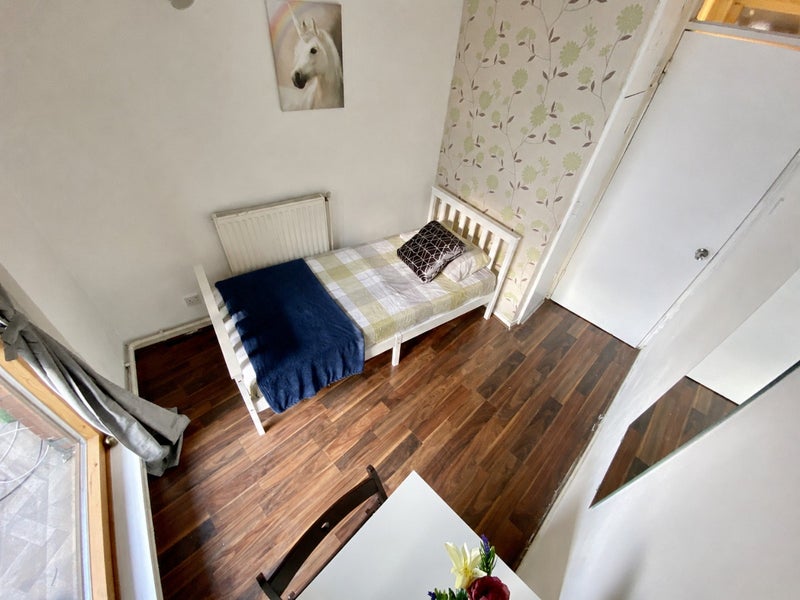 Bright Rooms Available Near Chelsea