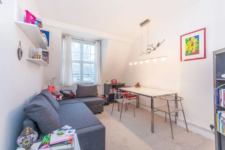 AWESOME ONE BEDROOM IN BIDBOROUGH SREET, LONDON, WC1H 9DL