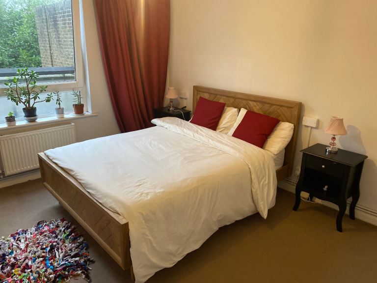 Room to Rent, A Great discount £800/month | £200 Deposit – R