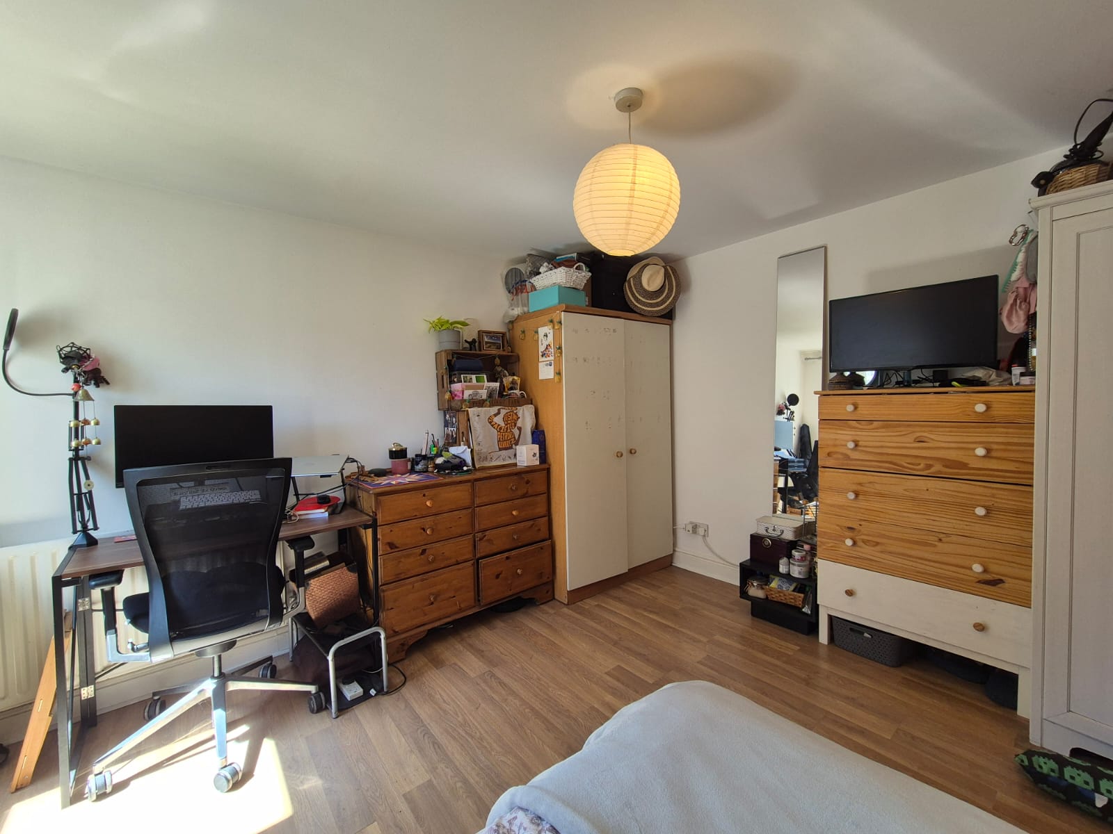 Large double room with access to the garden 