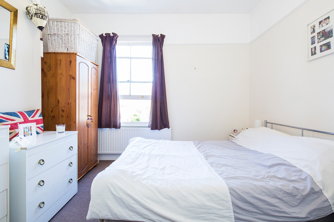 Stunning double bedroom comes fully furnished 