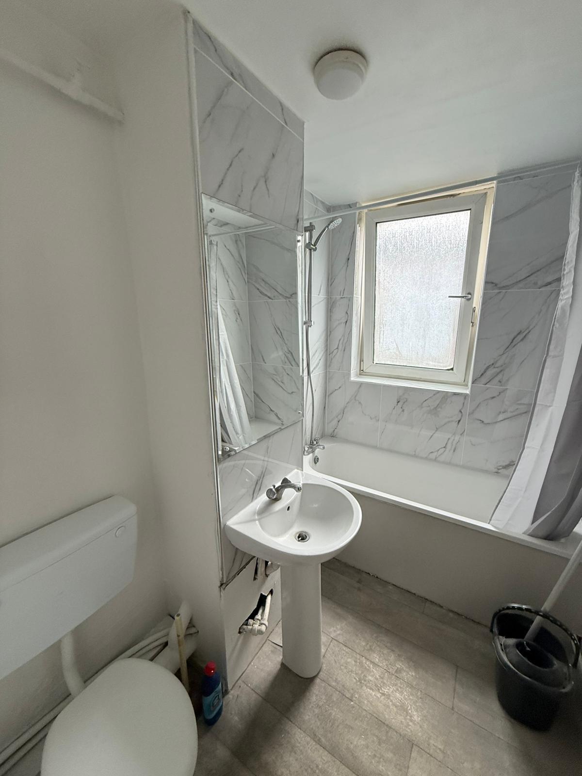 🌟 Single Room – Martindale House (E14 0AP)