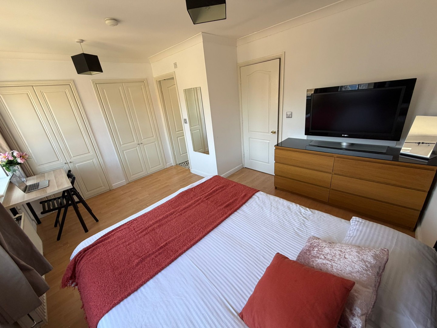 Ensuite Room near Crossharbour (E14)