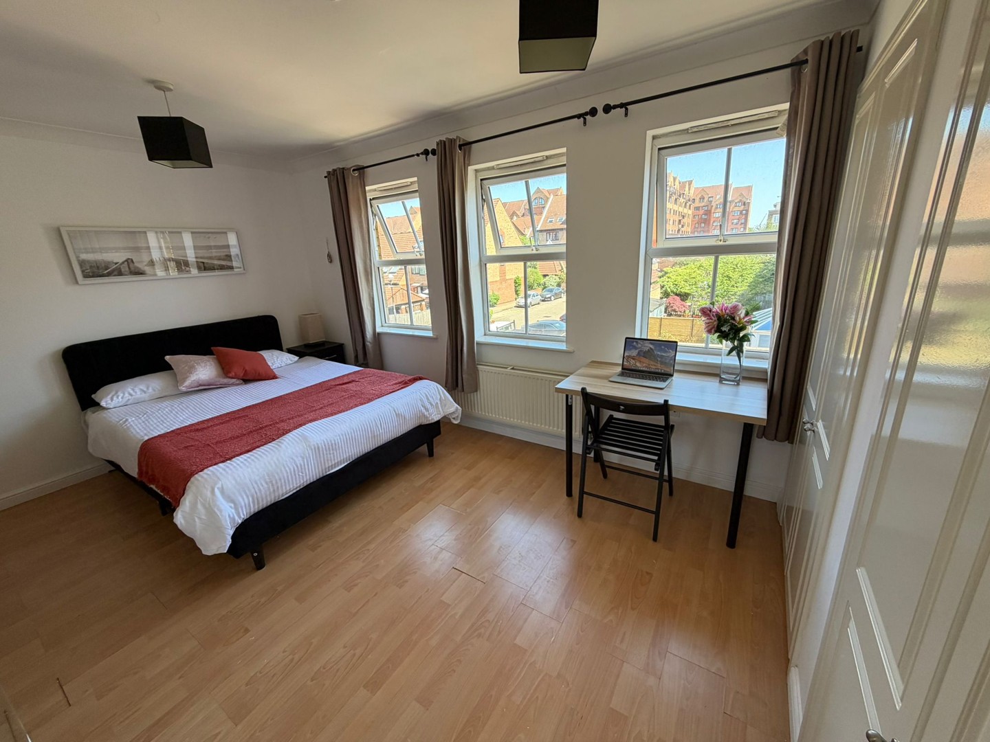 Ensuite Room near Crossharbour (E14)