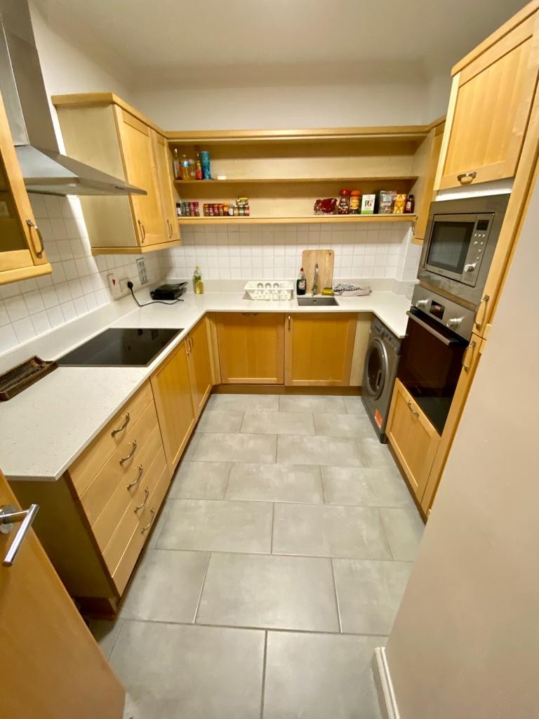 Ensuite Room near Crossharbour (E14)