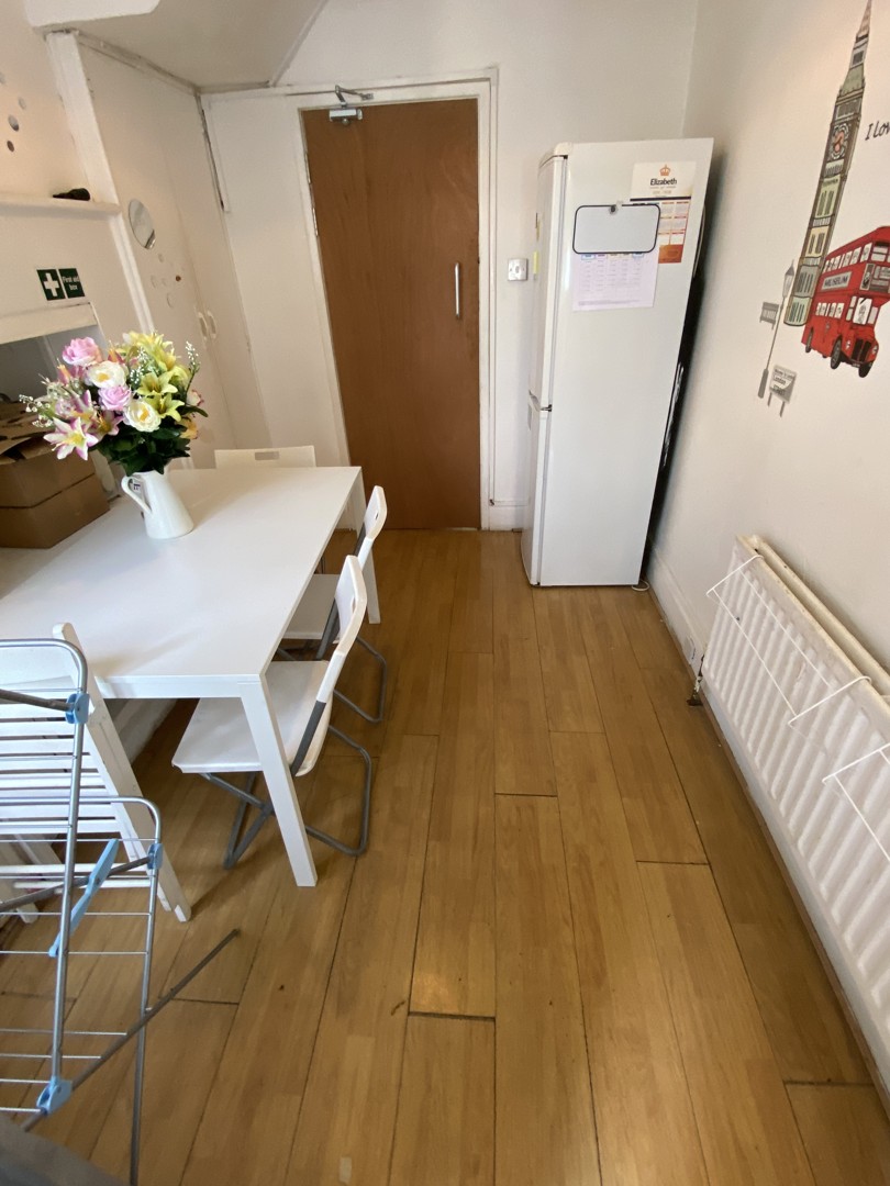 Single Room near North Acton / Acton main line (W3)