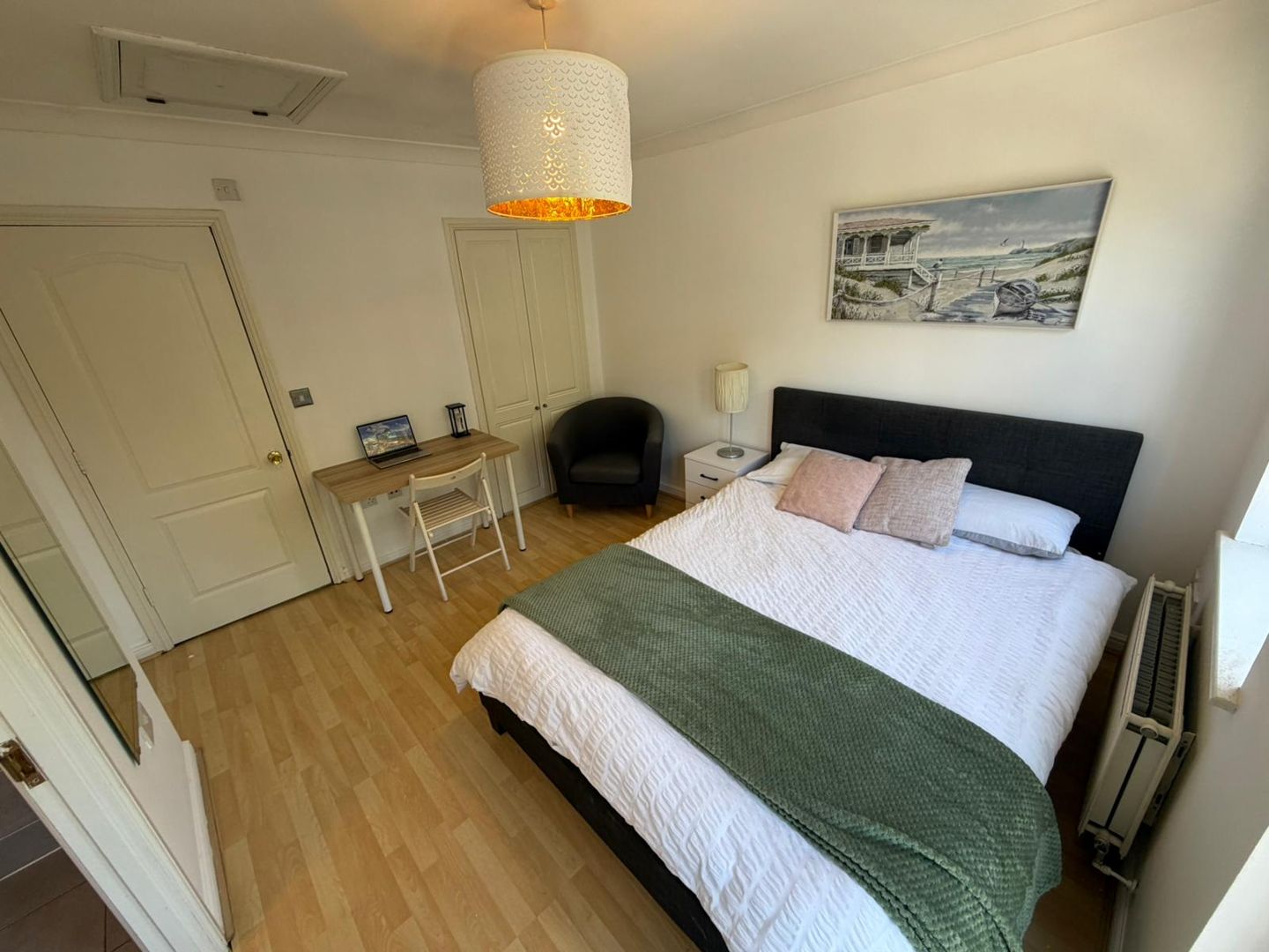 Ensuite Room near Crossharbour (E14)