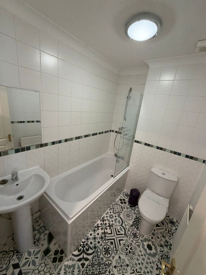 Ensuite Room near Crossharbour (E14)