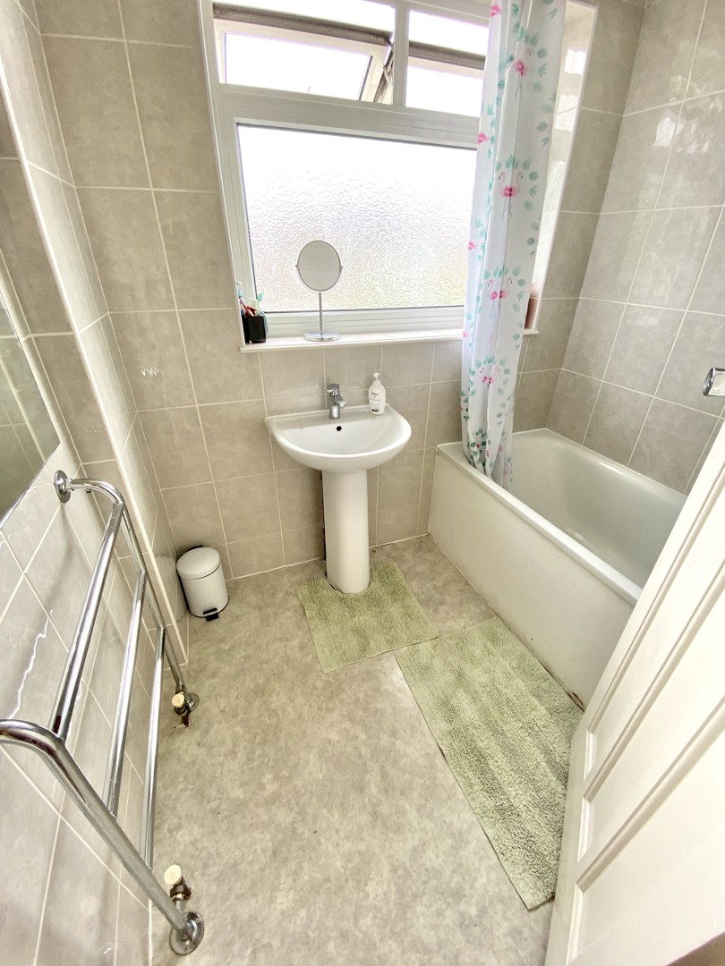Double Room near Preston Road / South Kenton (HA9)