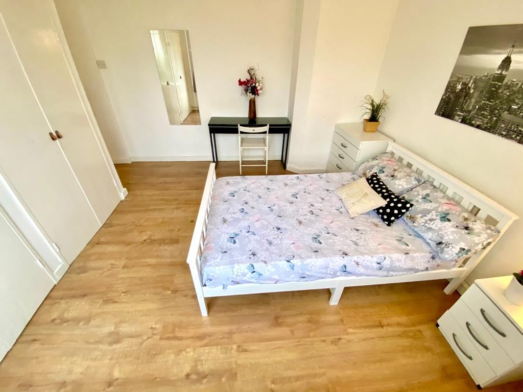 Master Room near Warwick Ave / Paddington / Edgware Rd (W2)