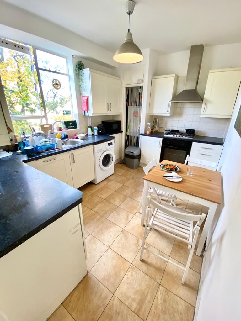 Master Room near Warwick Ave / Paddington / Edgware Rd (W2)