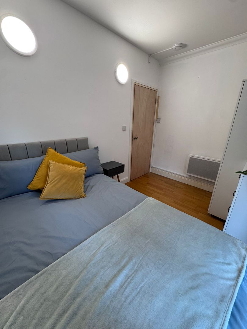 Double Room near Crossharbour (E14)