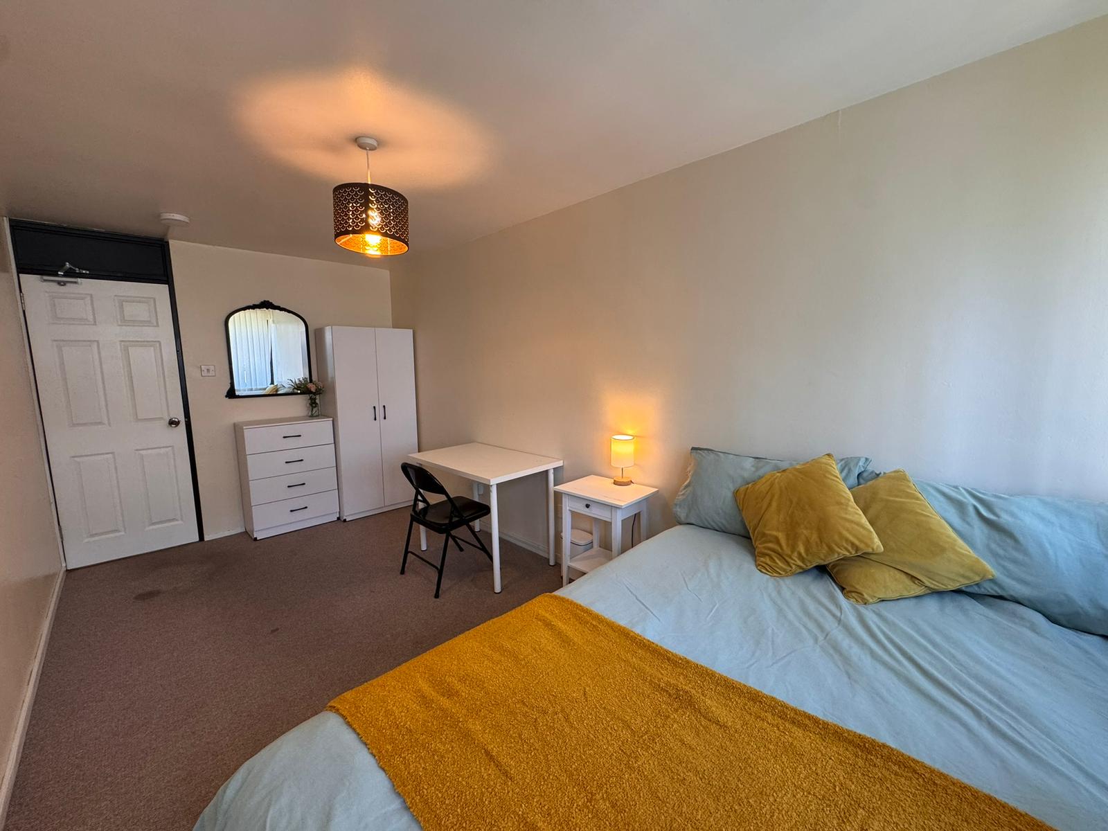 Double Room in Central London - Kings Cross / Camden