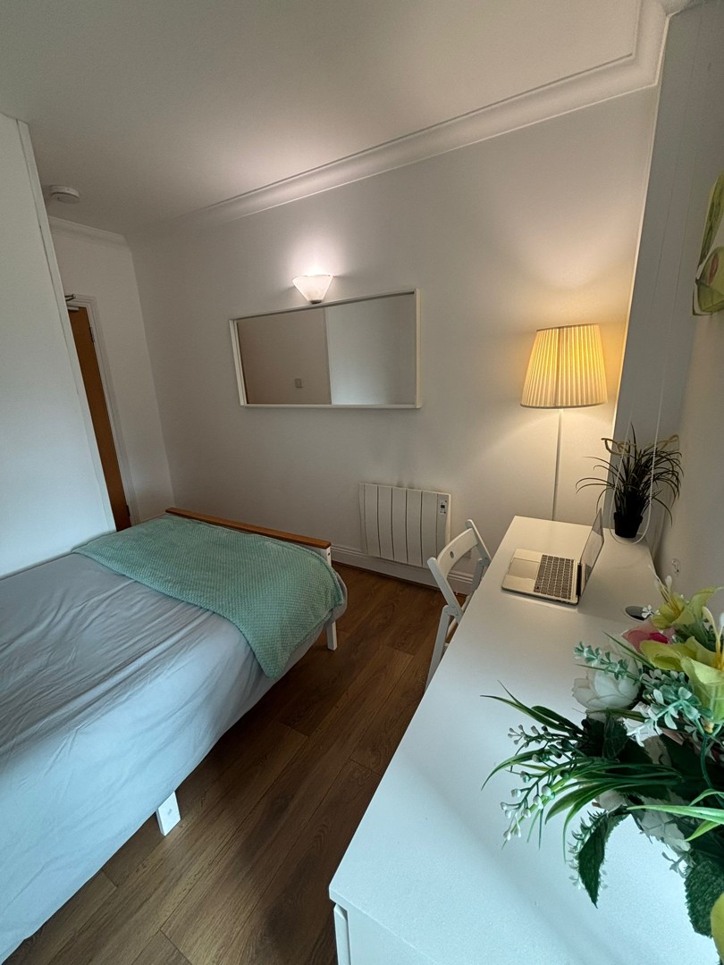 Double Room near Crossharbour (E14)