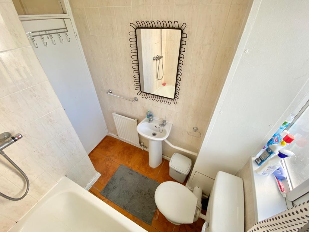 Double Room near Oval (SW8)