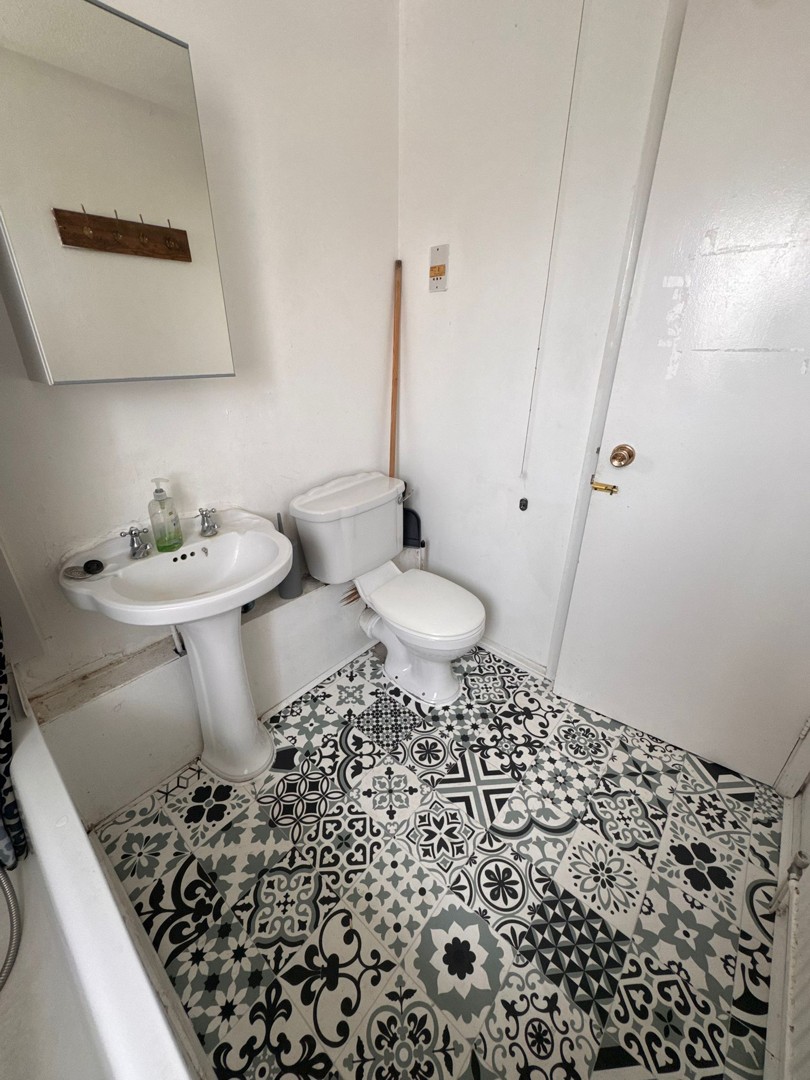 Double Room near Acton Town / South Ealing (W5)