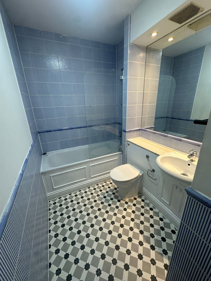 En Suite Room near Crossharbour (E14)