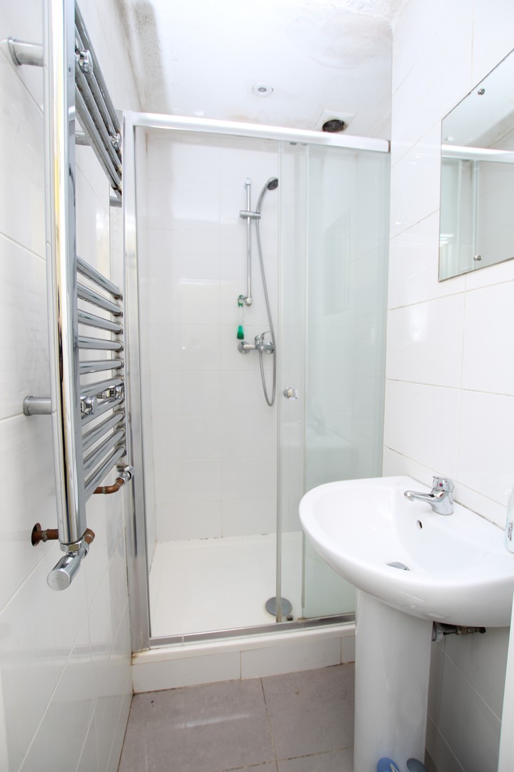 En-Suite Room near Willesden Green (NW2)