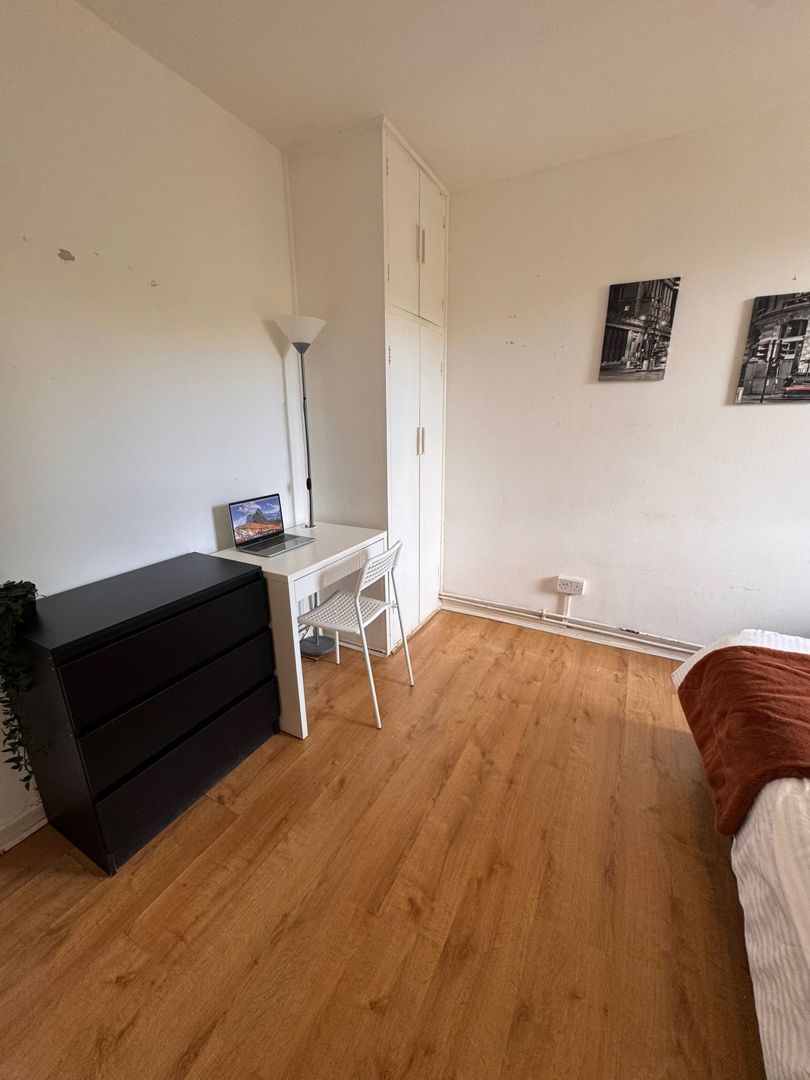 Double Room near Oval (SE5)