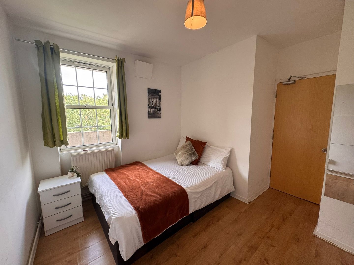 Double Room near Oval (SE5)
