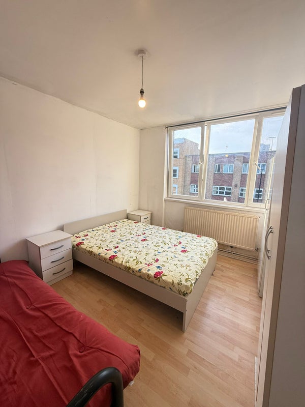 🏠 Modern Double Room in Poplar - NOW