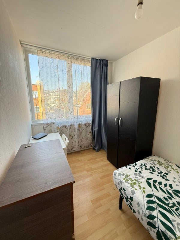 🏠 Poplar Double Room | Available 1st Nov 🔥