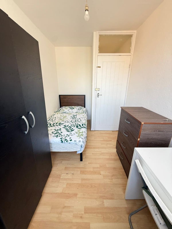 🏠 Poplar Double Room | Available 1st Nov 🔥