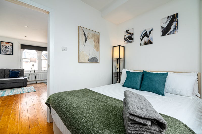 🔑 Private 1-Bed Home in West Hampstead – Now!