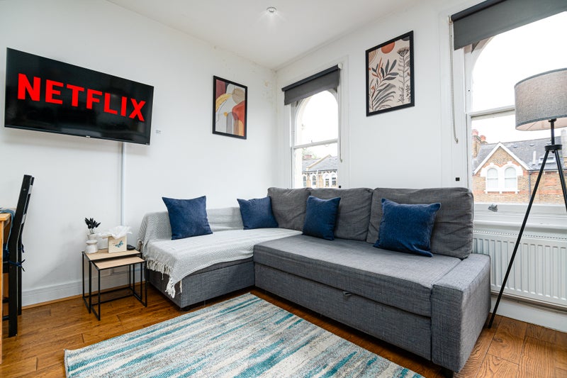 🔑 Private 1-Bed Home in West Hampstead – Now!