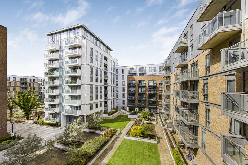 Double room in bow common 