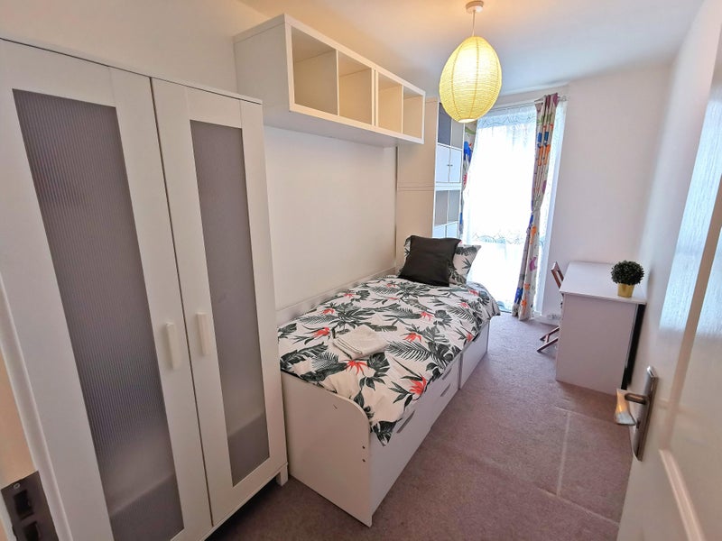 Double room in bow common 