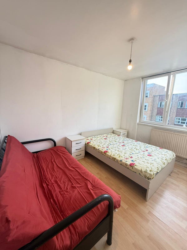🏠 Modern Double Room in Poplar - NOW