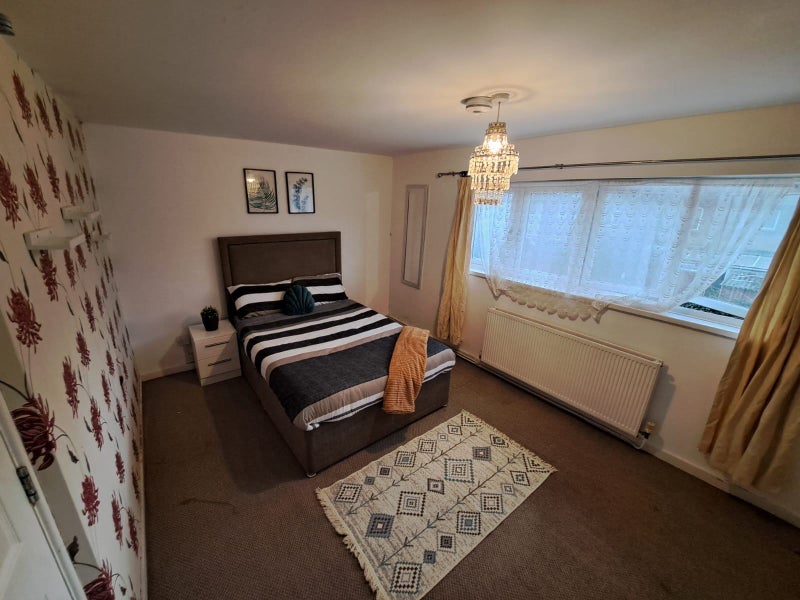 ❤️ Lovely E14 Room for Couples – October Move ❤️
