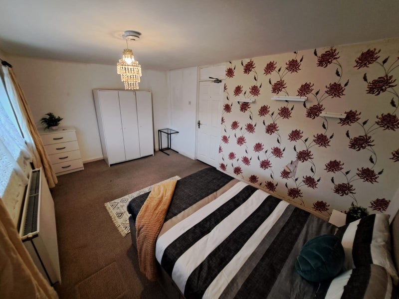 ❤️ Lovely E14 Room for Couples – October Move ❤️