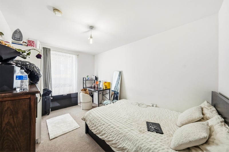 🏡 Spacious Double Room in All Saints | 1st Nov💥