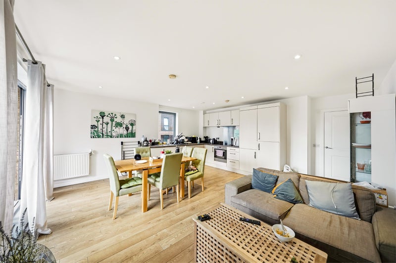 🏡 Spacious Double Room in All Saints | 1st Nov💥