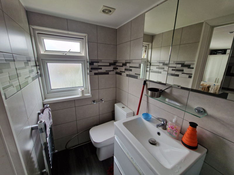 🏡 Lovely Ensuite Room in Newbury Park ✨