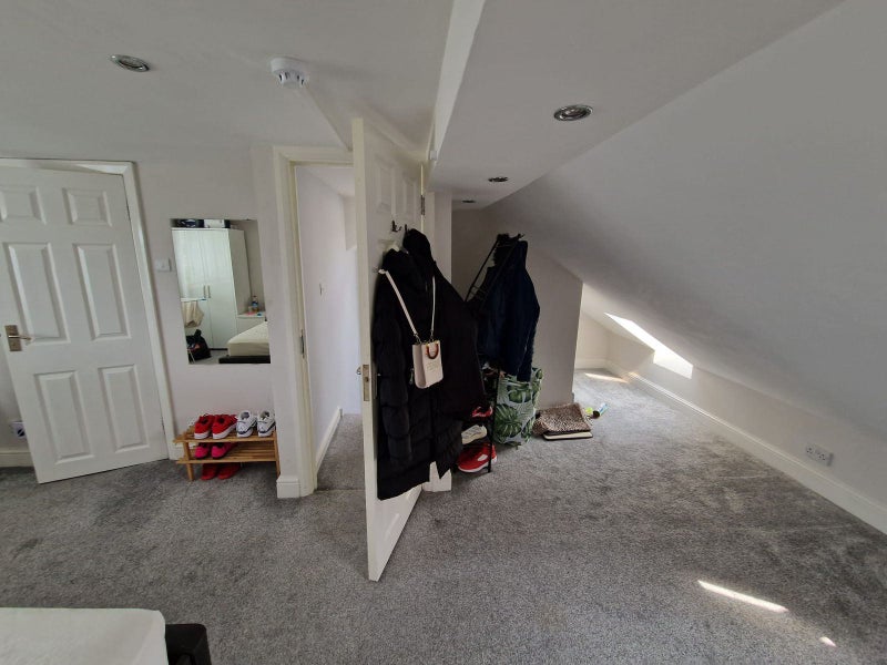 🏡 Lovely Ensuite Room in Newbury Park ✨
