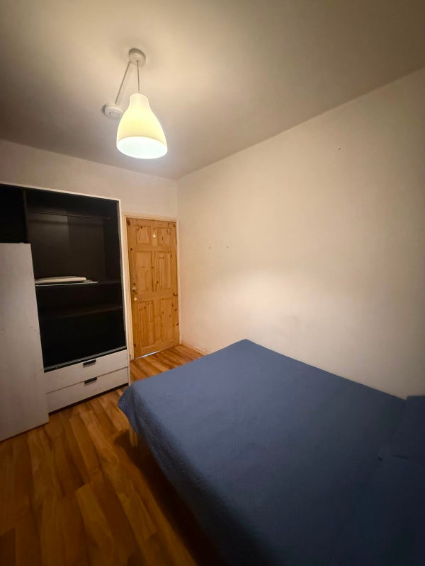 🏡 Double room in Oval - Available NOW
