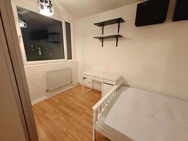 🏡 Stunning Room Near Shadwell In October! 🏡