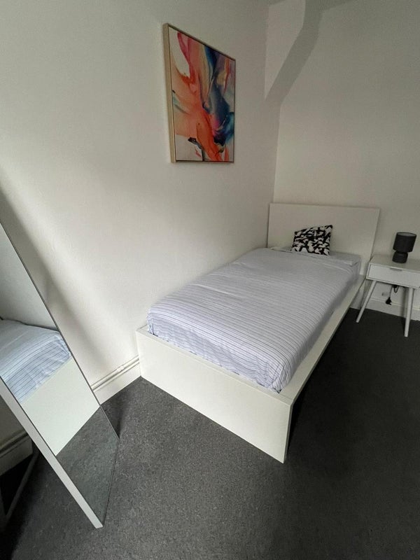 🌟 Cozy Double Room in Aldgate | Move in July
