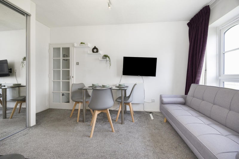 ✨ Modern 1-Bed Flat | Mudchute | 1st Sept