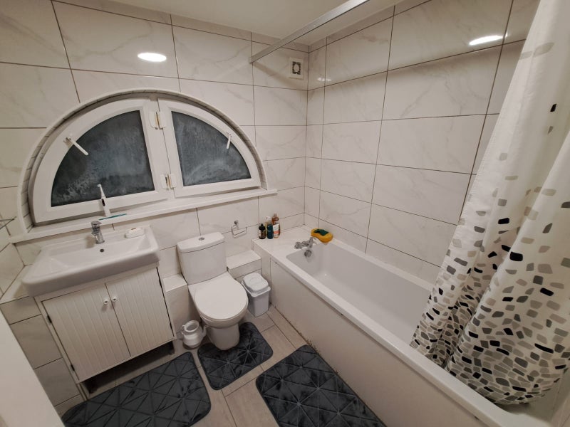 🏠 Double Room with Garden 🌿 Call Now!