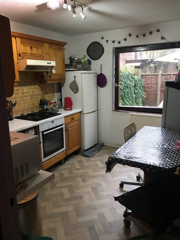 🏡 Kentish Town Room Available from May 🌸